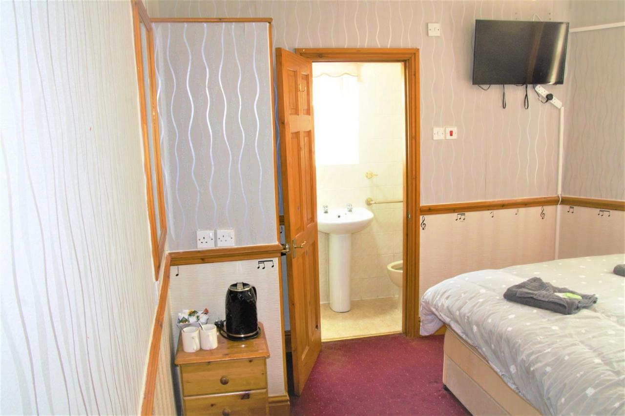 Pine Hotel